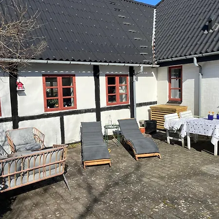 Boots And Bikes Bed & Breakfast Neksø
